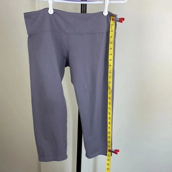 Lululemon grey Wunder  under cropped soot tights activewear capris pants 12 - Picture 10 of 11